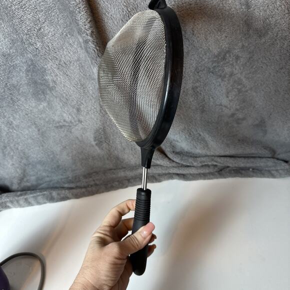 FARBERWARE Hand Strainer Fine Mesh Black‎ Molded Handle 14” - Picture 4 of 12